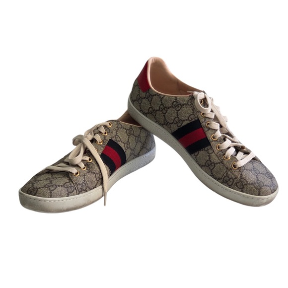 Gucci Beige Patterned Sneakers with Red and Navy Accents - Picture 2 of 8